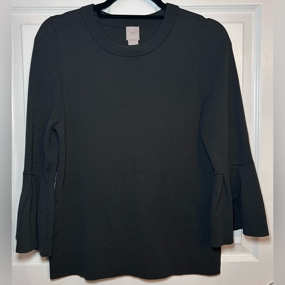 H&M Scoop Neck & Bell Sleeve Sweater- Soft Black/ Size Small - Picture 1 of 5